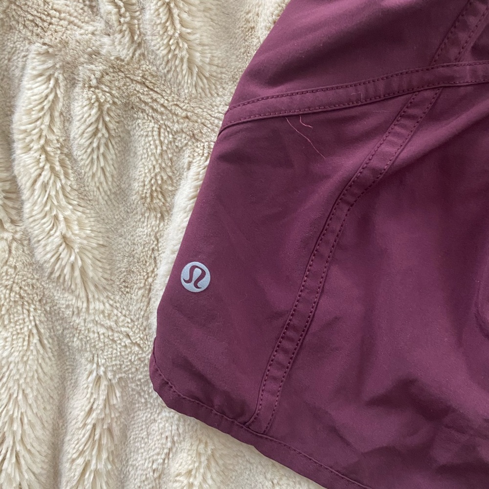 Lululemon tracker shorts